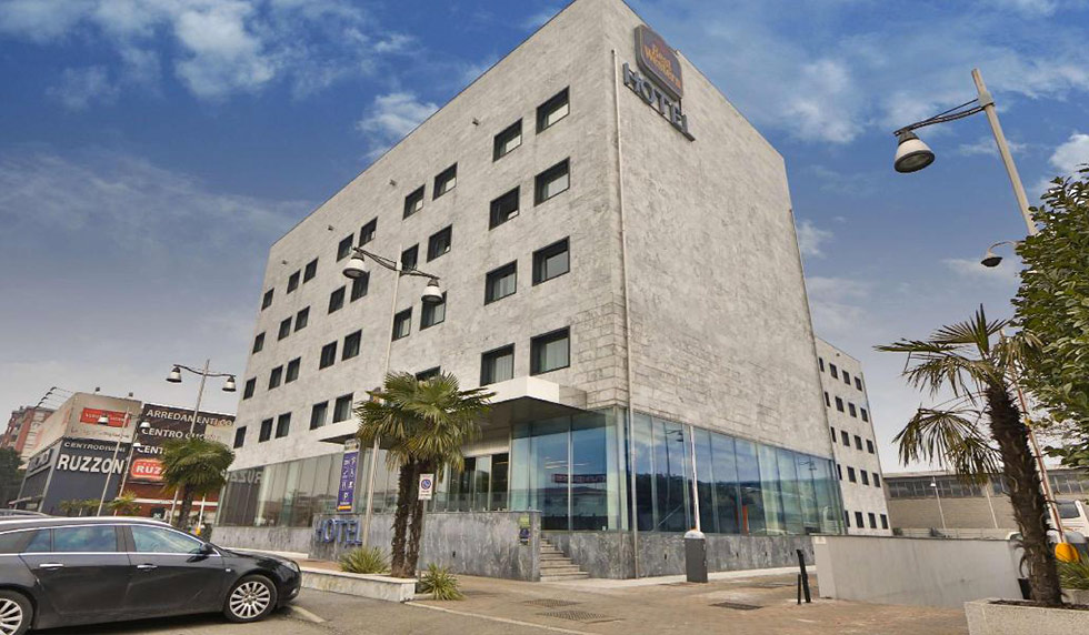 Hotel-Lops-Goldenmile Hotel-Lops-Goldenmile